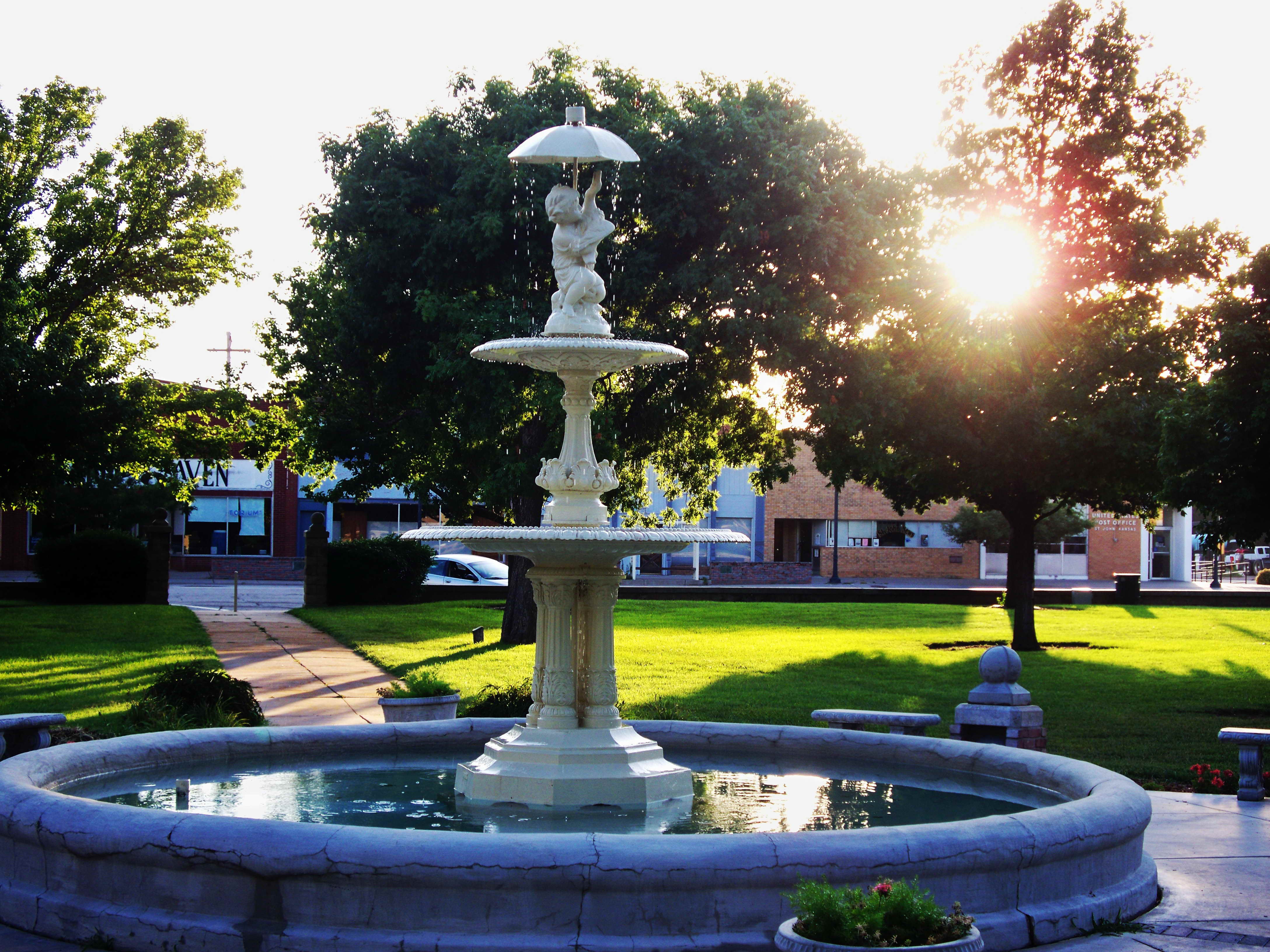 Fountain donated by Hesterians